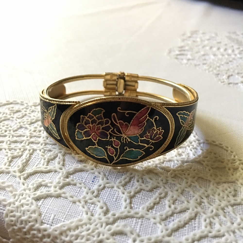 Beautiful cloisonné bracelet
